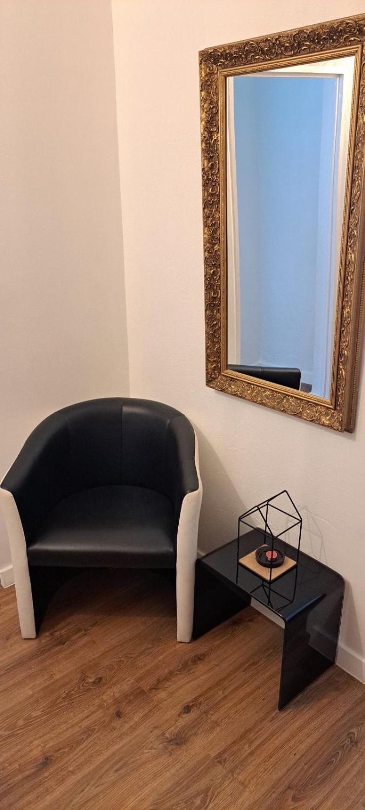 Utulny Apartman Blizko Centra ミハロフツェ エクステリア 写真